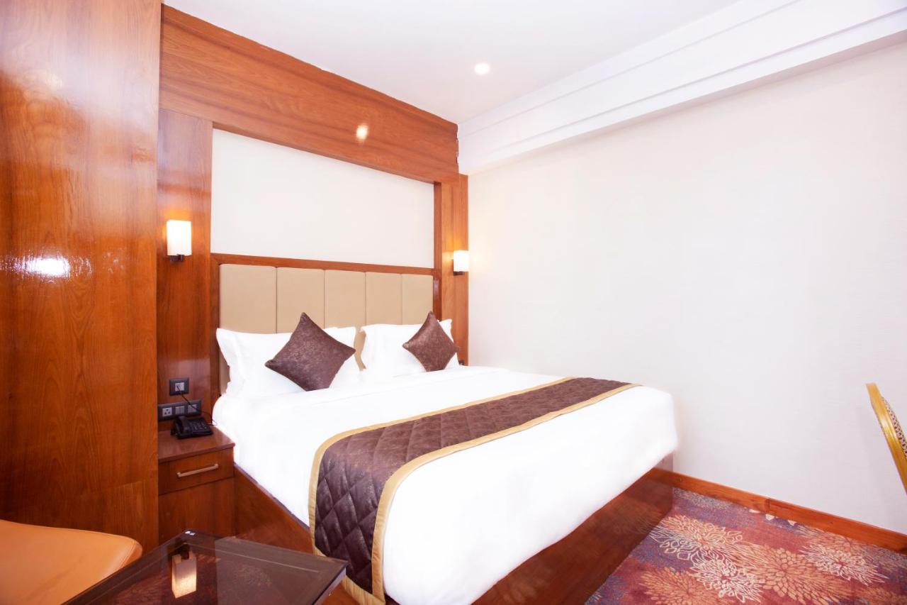 Kingston Hotel Bangalore Buitenkant foto