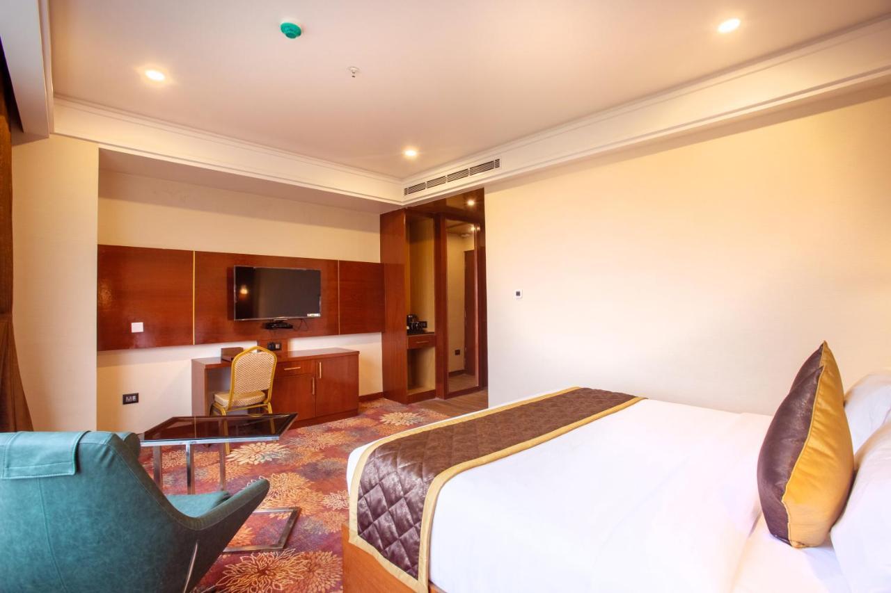 Kingston Hotel Bangalore Buitenkant foto