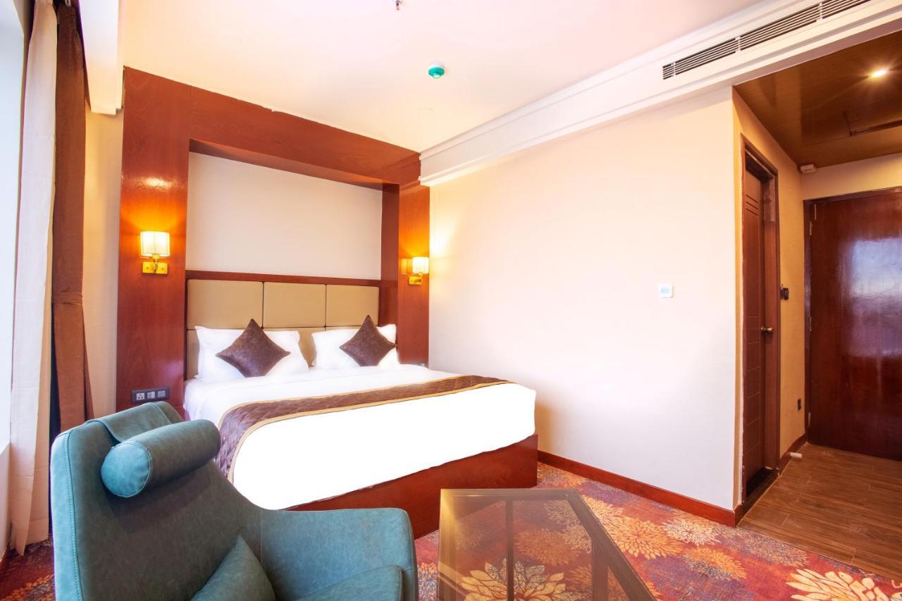 Kingston Hotel Bangalore Buitenkant foto