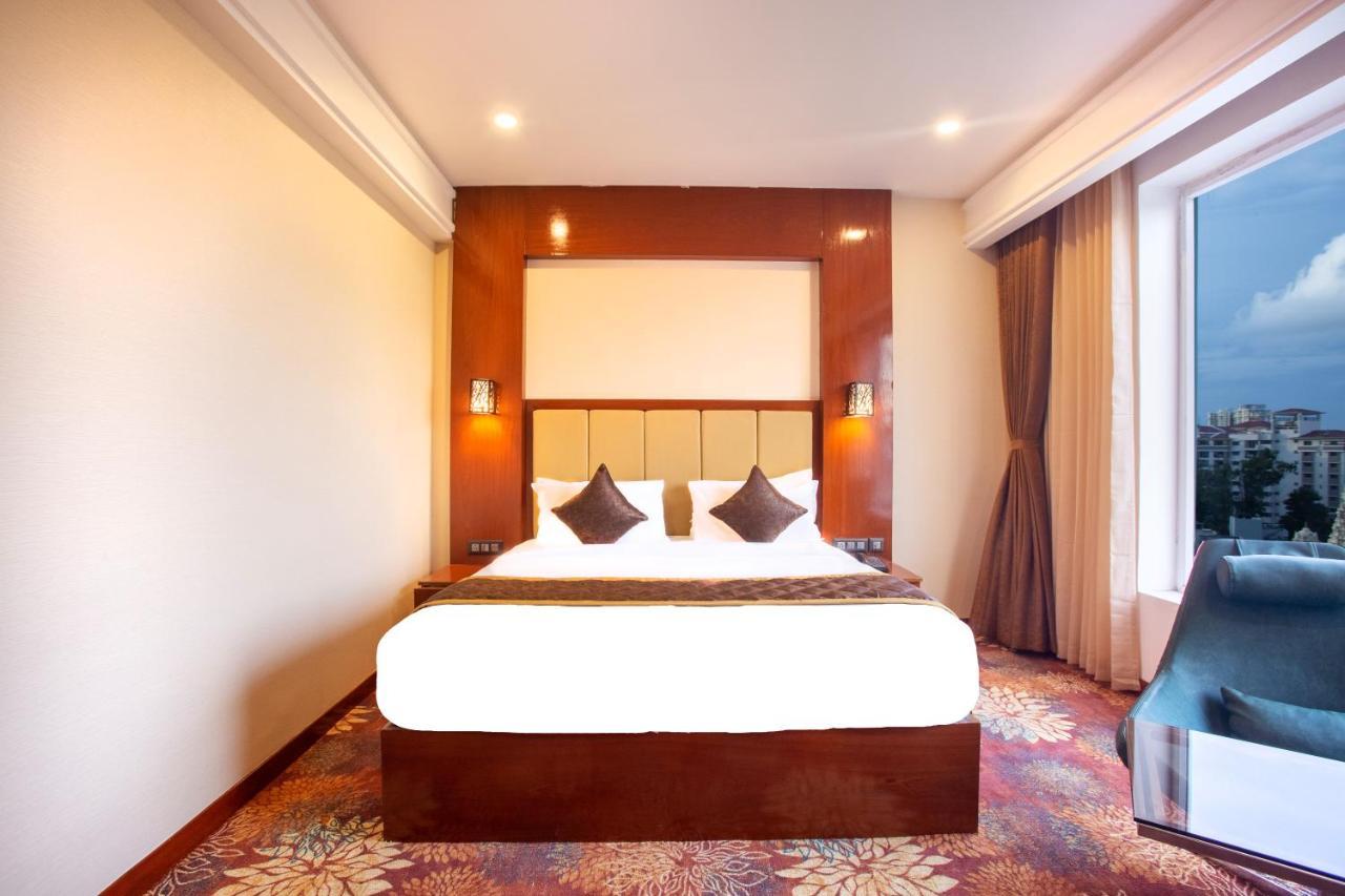 Kingston Hotel Bangalore Buitenkant foto