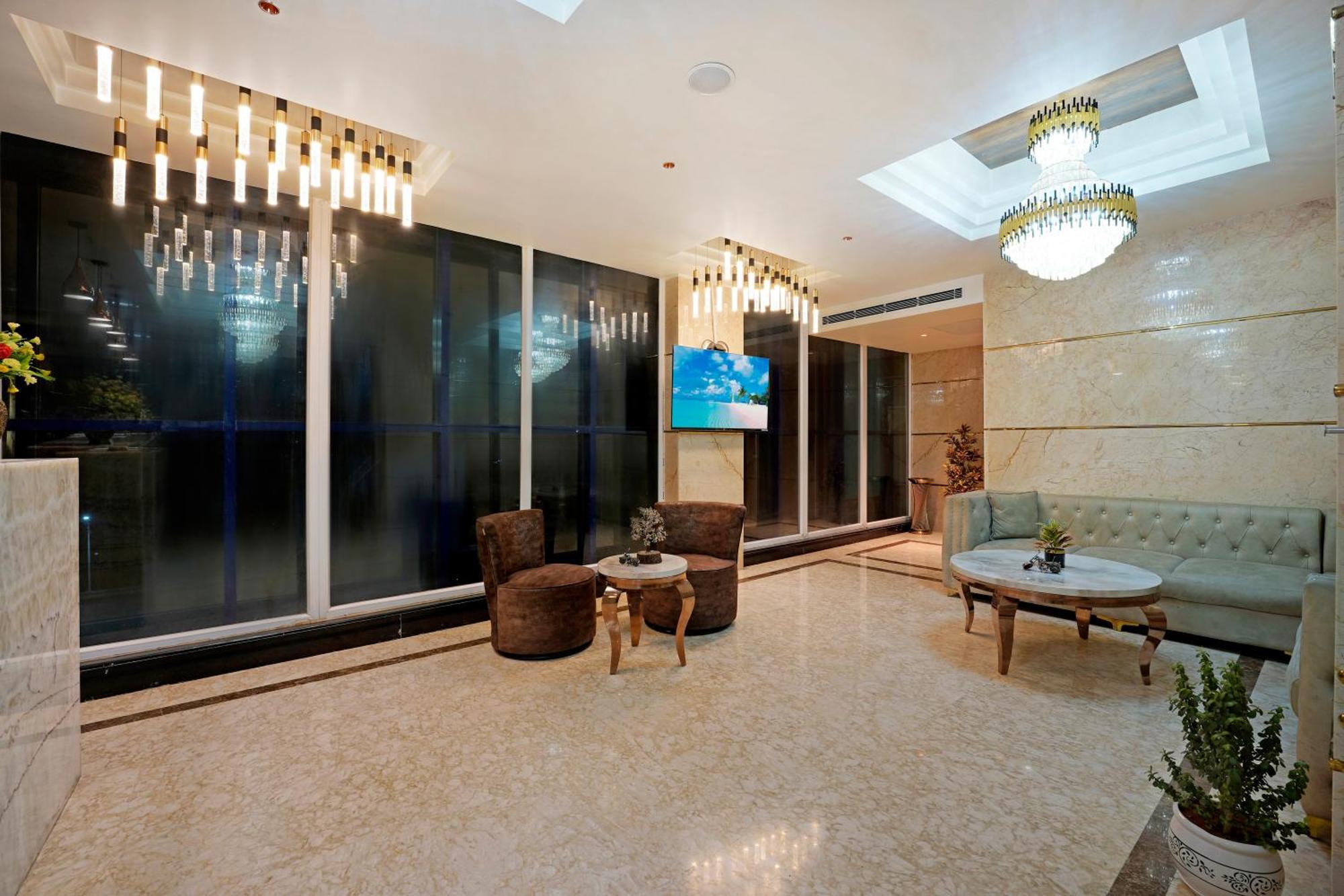 Kingston Hotel Bangalore Buitenkant foto