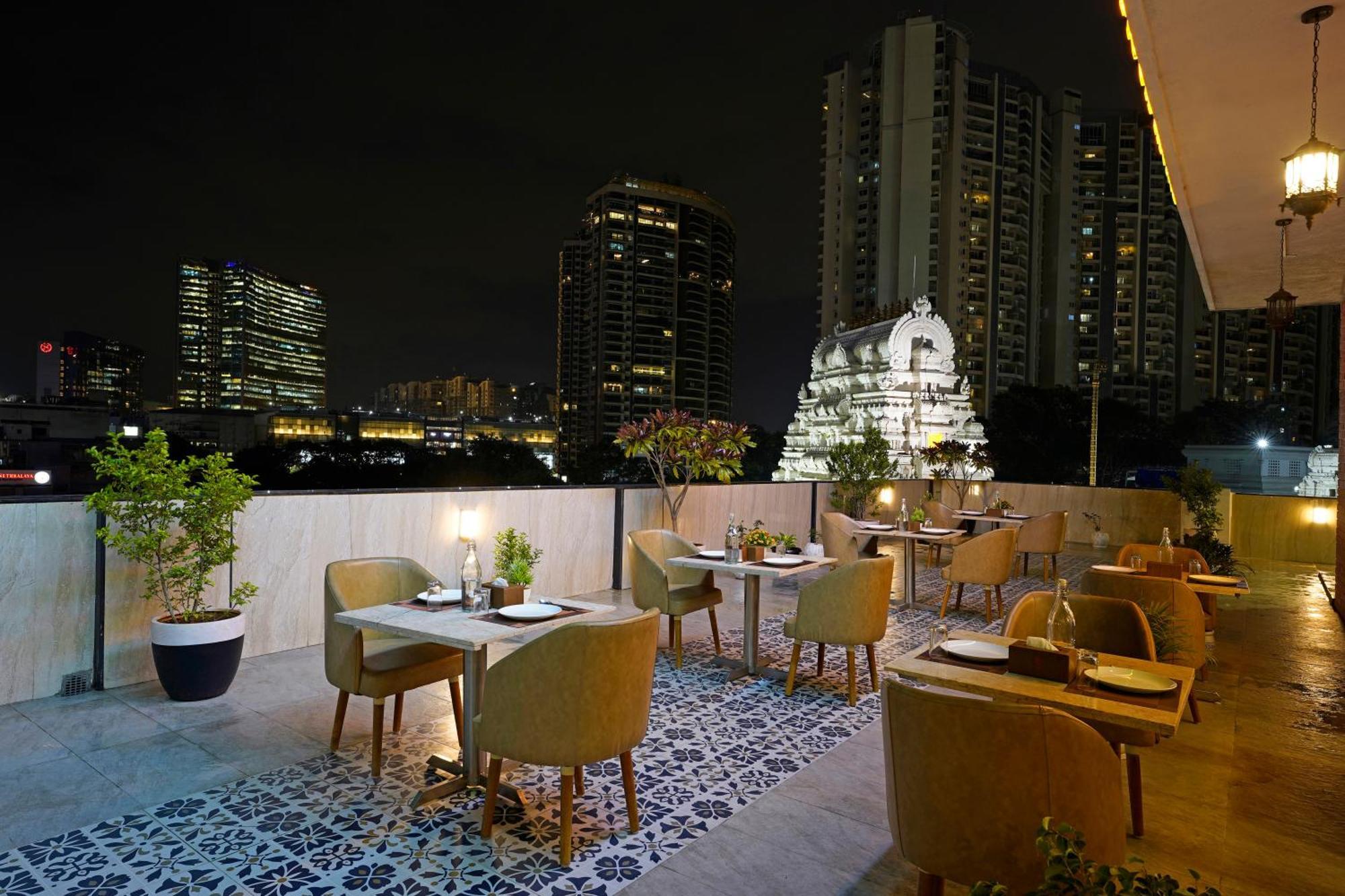 Kingston Hotel Bangalore Buitenkant foto