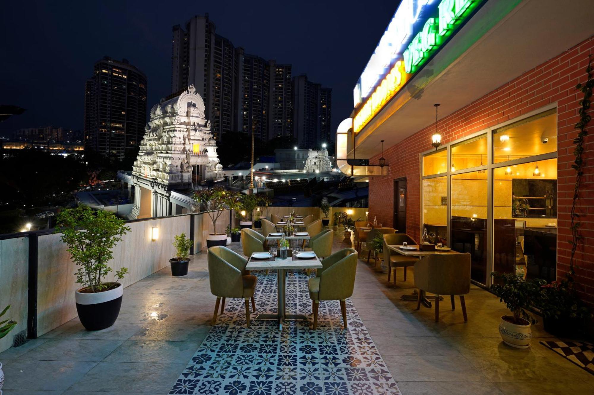 Kingston Hotel Bangalore Buitenkant foto