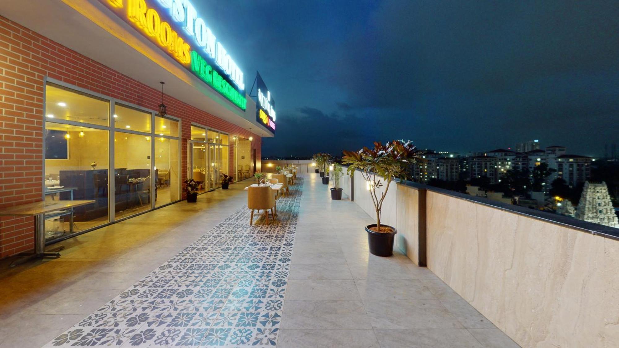 Kingston Hotel Bangalore Buitenkant foto